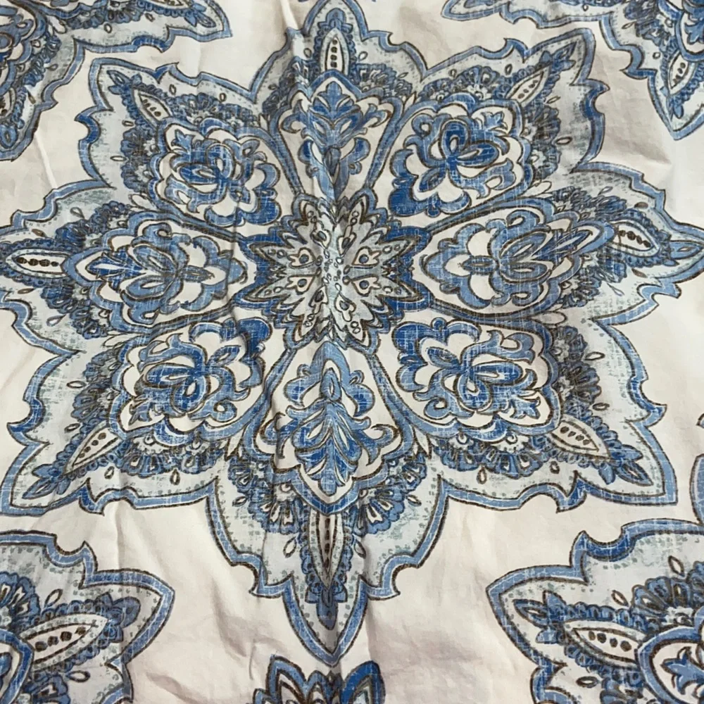 Pottery Barn Britt Medallion Queen Duvet